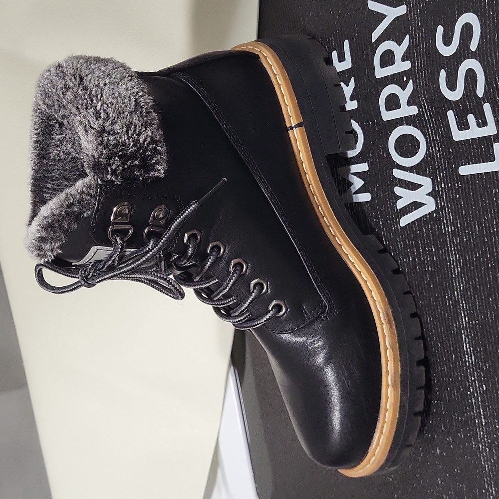 Ladies' Lug Water-Resistant Hiker Style Boots ~ Size 7.5 Medium ~ Anjou Femme - Picture 4 of 16